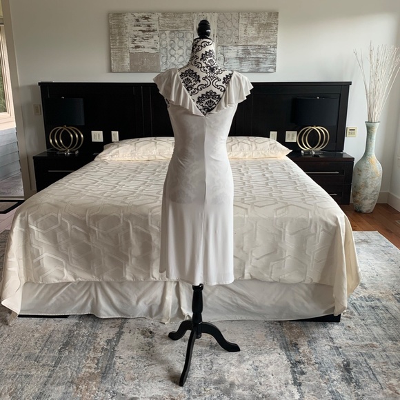 White Enchante  dress - Picture 2 of 3
